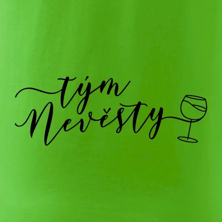 Tým nevěsty červené víno