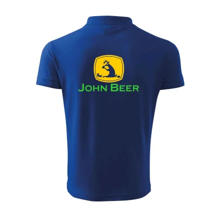 John Beer jelen s pivem