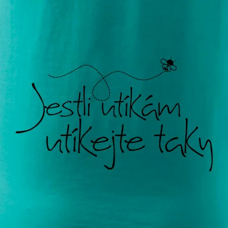 Jestli utíkám, tak utíkejte taky - včelař