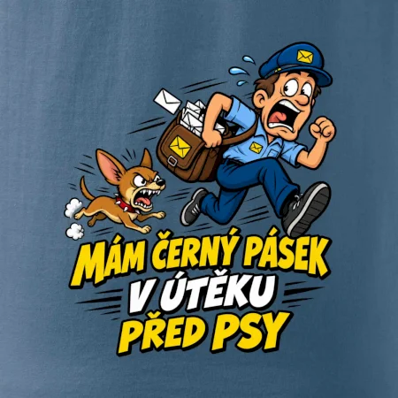Černý pásek v útěku před psy