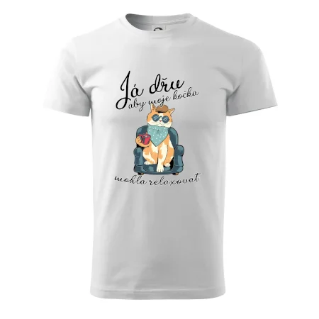 Já dřu, aby moje kočka mohla relaxovat