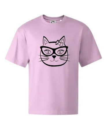 Kočičí holka s brýlemi