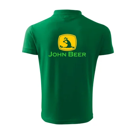 John Beer jelen s pivem