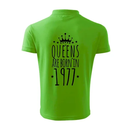 Queens are born in 1977