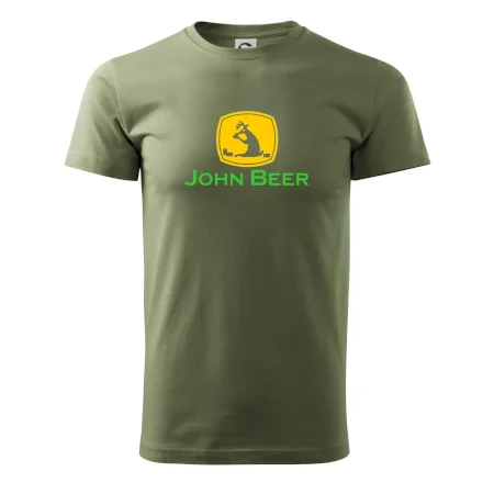 John Beer jelen s pivem