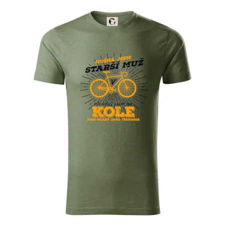 Starší muž - cyklista silniční kolo