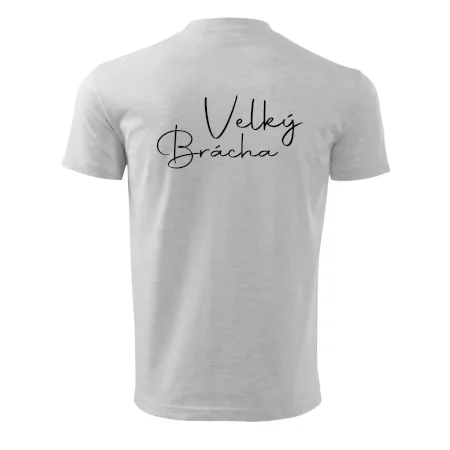 Velký brácha - nápis na zádech