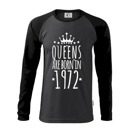 Queens are born in 1972