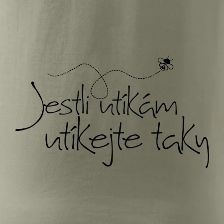 Jestli utíkám, tak utíkejte taky - včelař