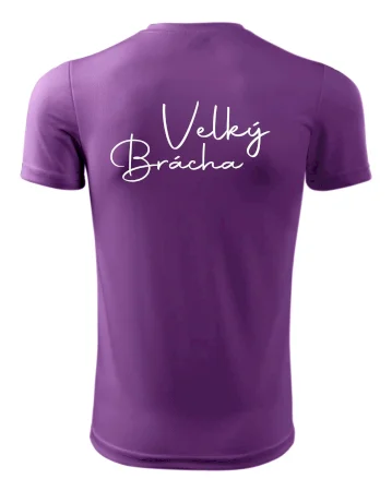 Velký brácha - nápis na zádech