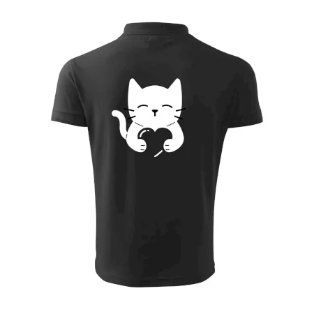 Kočka drží srdce