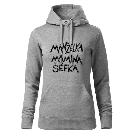 Manželka mamina šéfka - nápis štětkou (Pecka design)