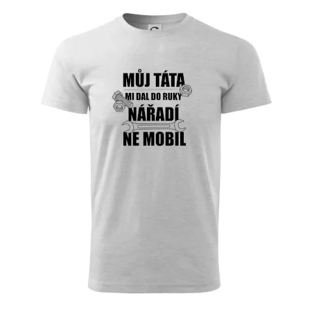 Můj táta mi dal do ruky nářadí