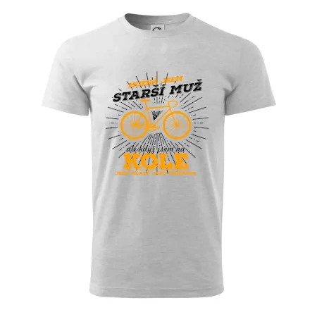 Starší muž - cyklista silniční kolo