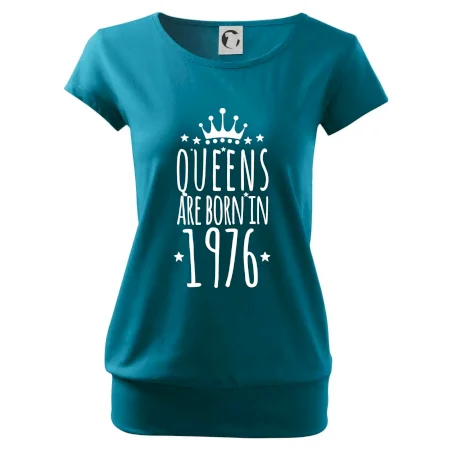 Queens are born in 1976