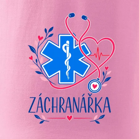 Záchranářka s květy a křížem