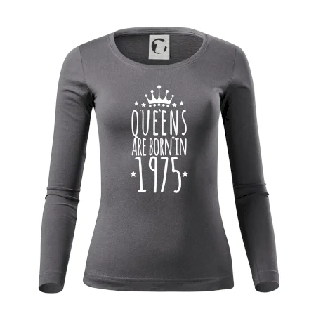 Queens are born in 1975