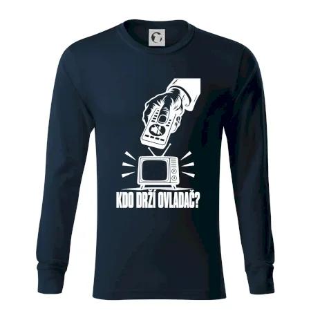 Kdo drží ovladač?