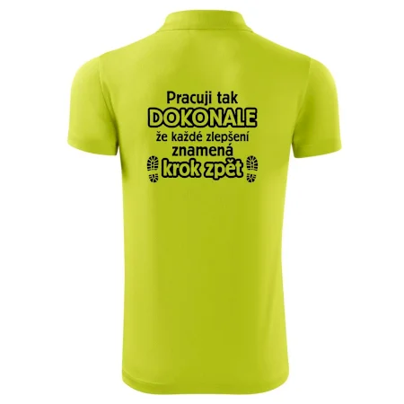 Pracuji dokonale krok zpět
