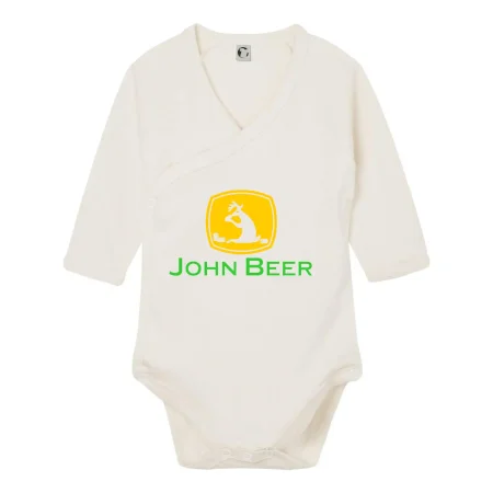 John Beer jelen s pivem