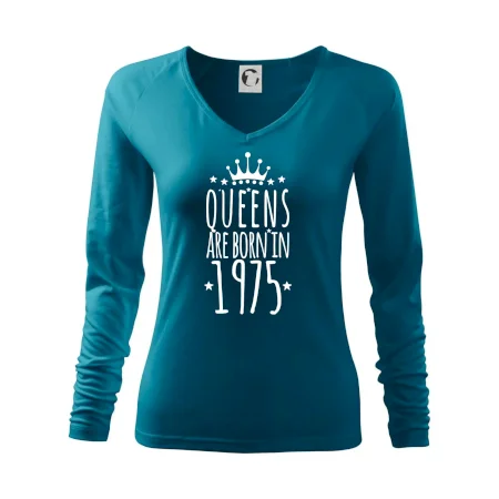 Queens are born in 1975