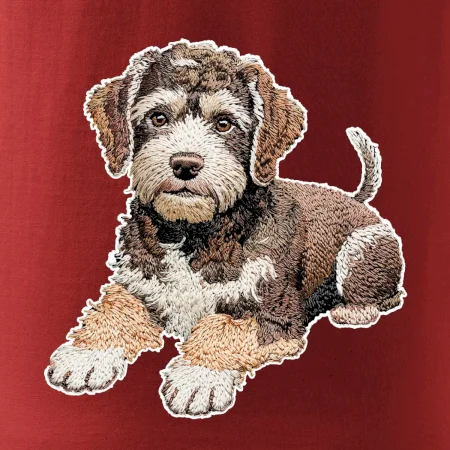 Lagotto romagnolo ležicí vyšívaný na prsu