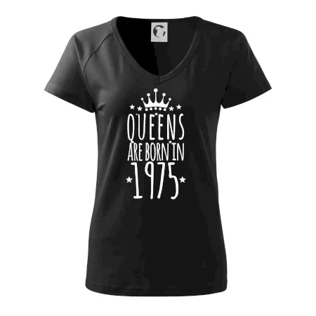 Queens are born in 1975
