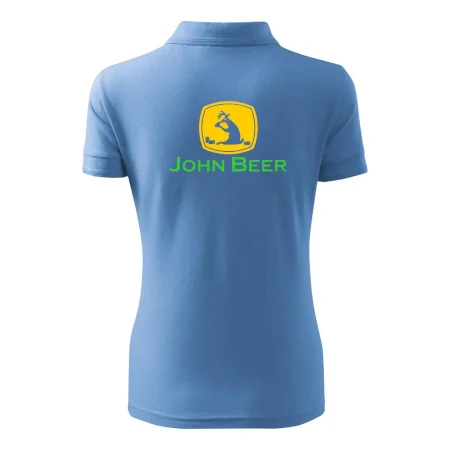 John Beer jelen s pivem