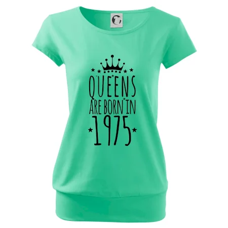 Queens are born in 1975