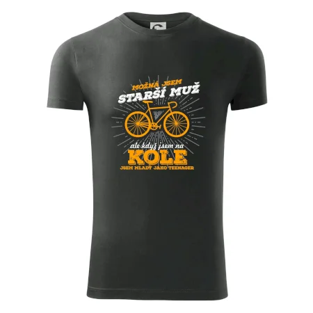 Starší muž - cyklista silniční kolo