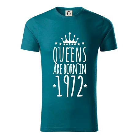 Queens are born in 1972