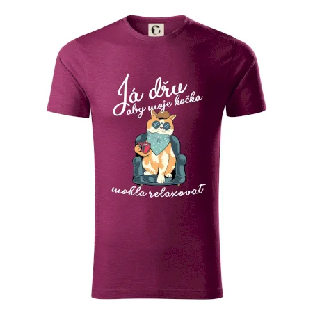 Já dřu, aby moje kočka mohla relaxovat