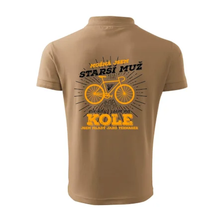 Starší muž - cyklista silniční kolo