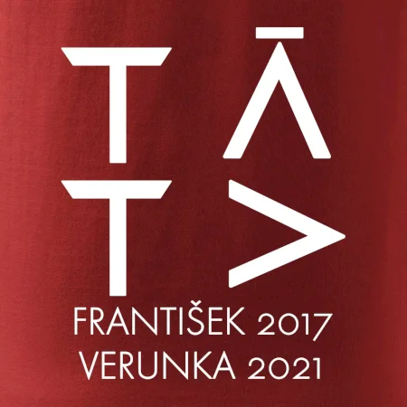 Táta v geometrickém fontu se jmény