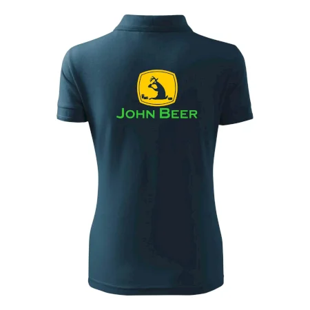 John Beer jelen s pivem
