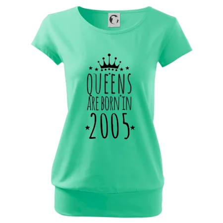 Queens are born in 2005