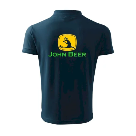 John Beer jelen s pivem