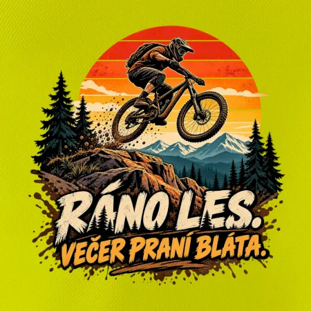 Ráno les večer praní bláta na kole