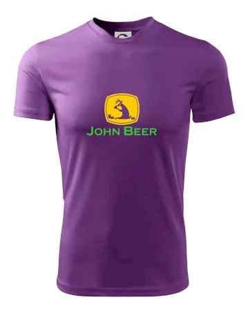 John Beer jelen s pivem
