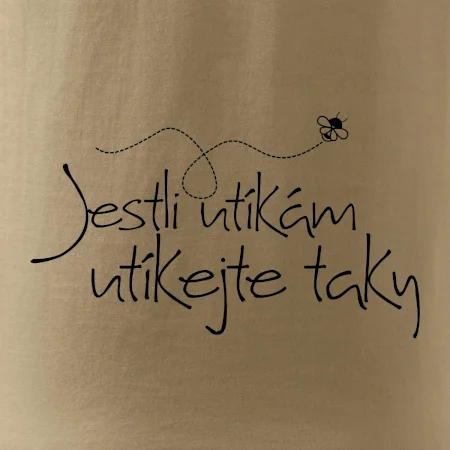 Jestli utíkám, tak utíkejte taky - včelař