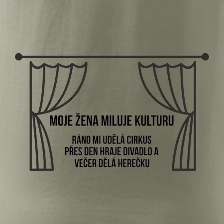 Žena miluje kulturu