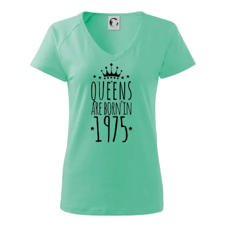 Queens are born in 1975