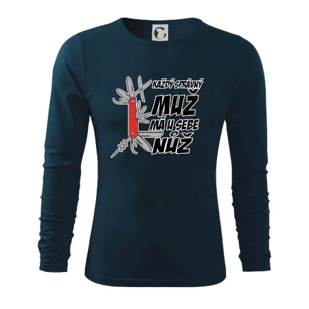 Každý správný muž, má u sebe nůž