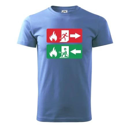 Lidé utíkají, hasiči přibíhají