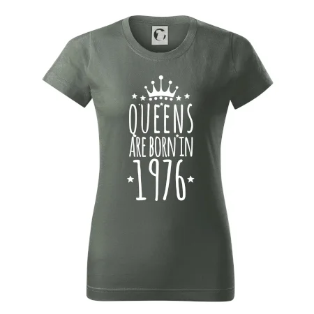 Queens are born in 1976