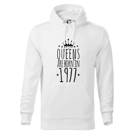 Queens are born in 1977