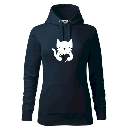 Kočka drží srdce