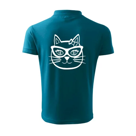 Kočičí holka s brýlemi