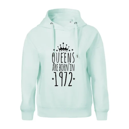 Queens are born in 1972