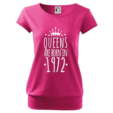 Queens are born in 1972